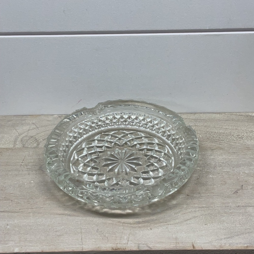 Vintage Round Clear Glass Ashtray Diamond Point Starburst Pattern 5.25 Inch